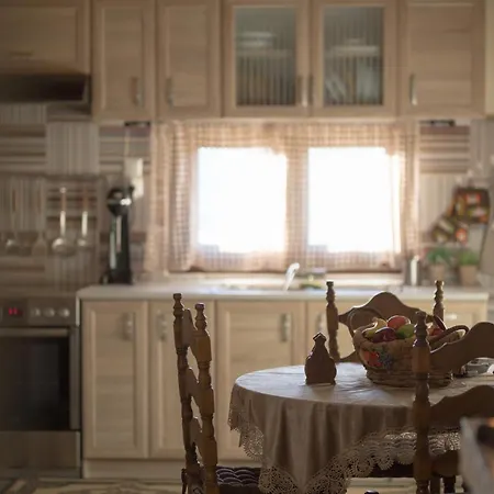 Fortress View House * 트리칼라